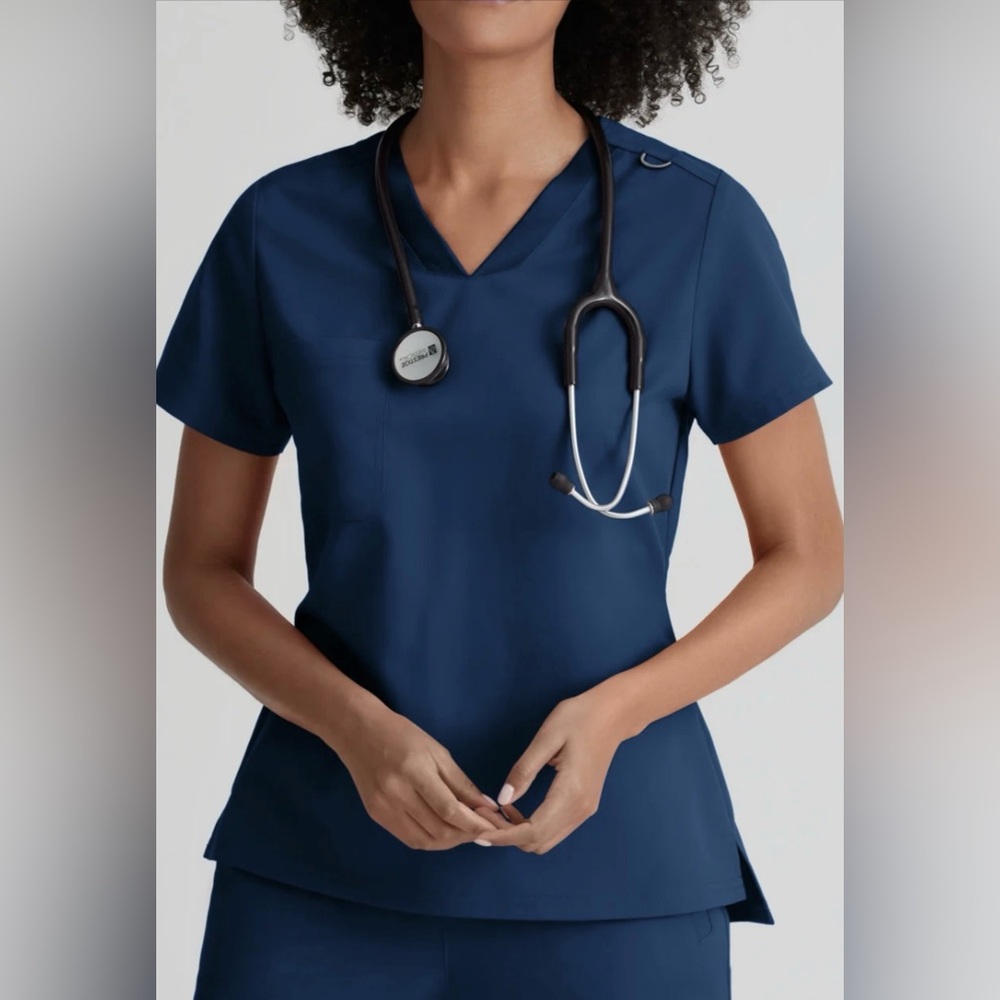 Grey’s Anatomy Bree Tuck-In Scrub Top Large